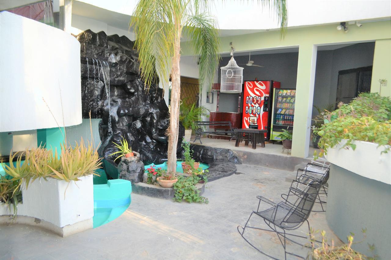 Hotel Laguna Inn Torreon Bagian luar foto